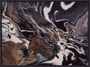 Abstraktes Gemälde in bräunlichen Tönen mit Epoxidharz und Schattenfugenrahmen, strahlt Ruhe und Tiefe aus.